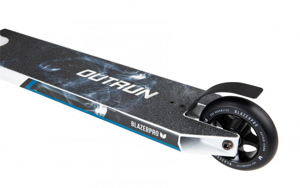 Blazer Pro Outrun 2 FX Complete Scooter - Smoke White