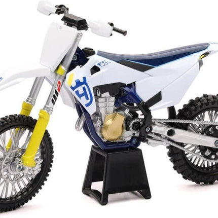 Model Die Cast Husqvarna Fc 450, White / Blue, Scale 1:12, Newray 58153