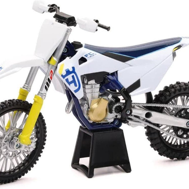 Model Die Cast Husqvarna Fc 450, White / Blue, Scale 1:12, Newray 58153
