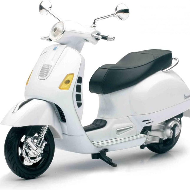 Model Die Cast Vespa Gts, 300 Super, White, Scale 1:12, Newray 57243B